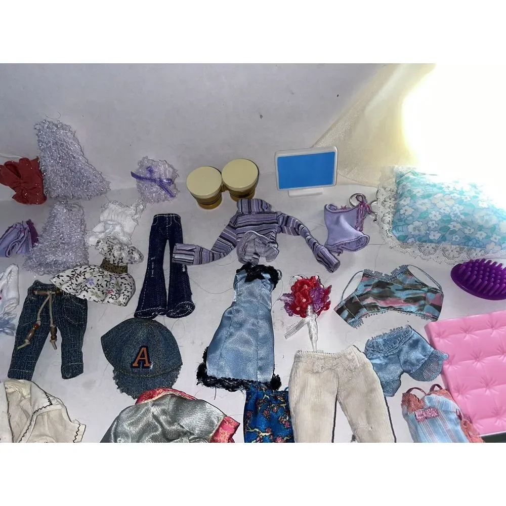 Vintage Bratz Doll Clothing Lot 2000s Variety 40+pcs